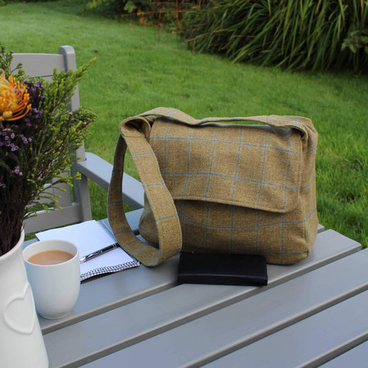 Crossbody bag in tan brown British tweed